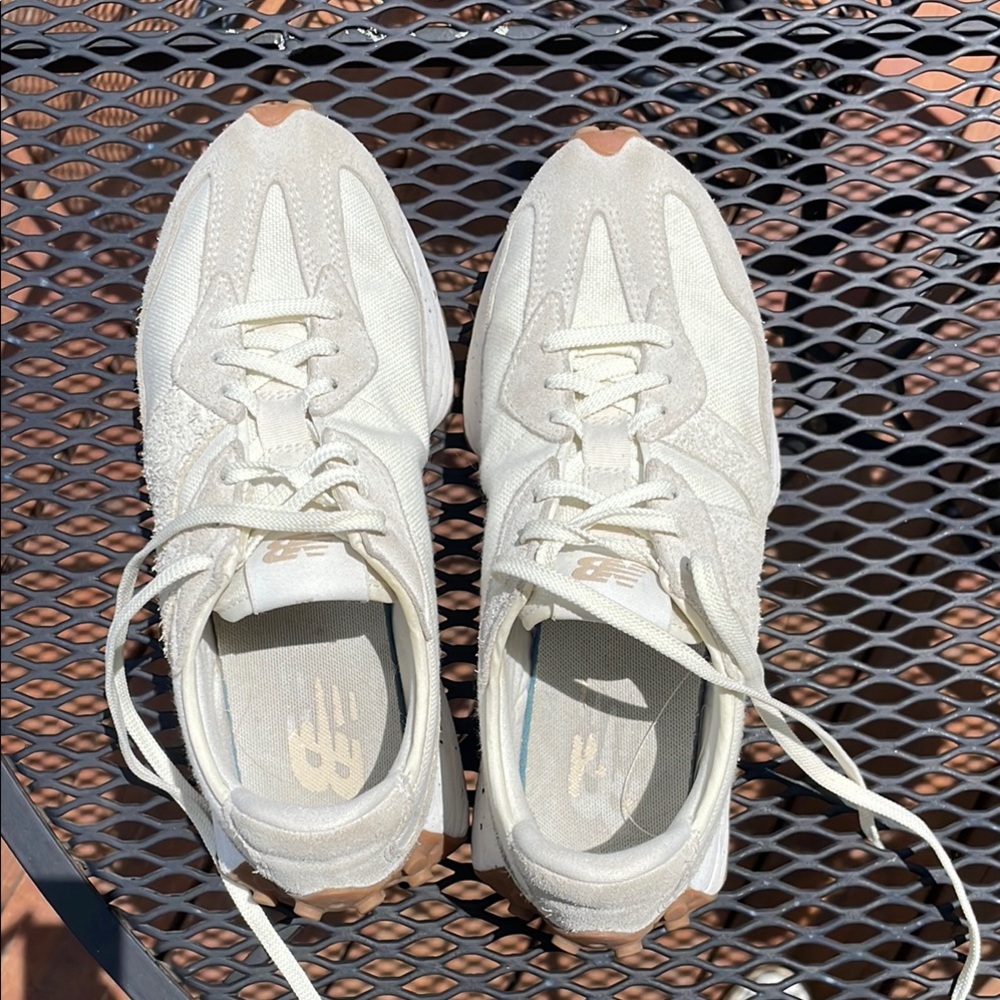 New Balance 327 Women's White Sneakers